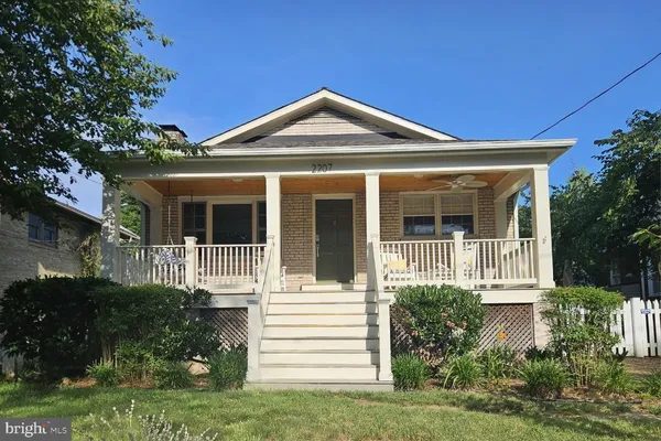 $1,099,000 | 2207 North Kenmore Street, Arlington, VA 22201