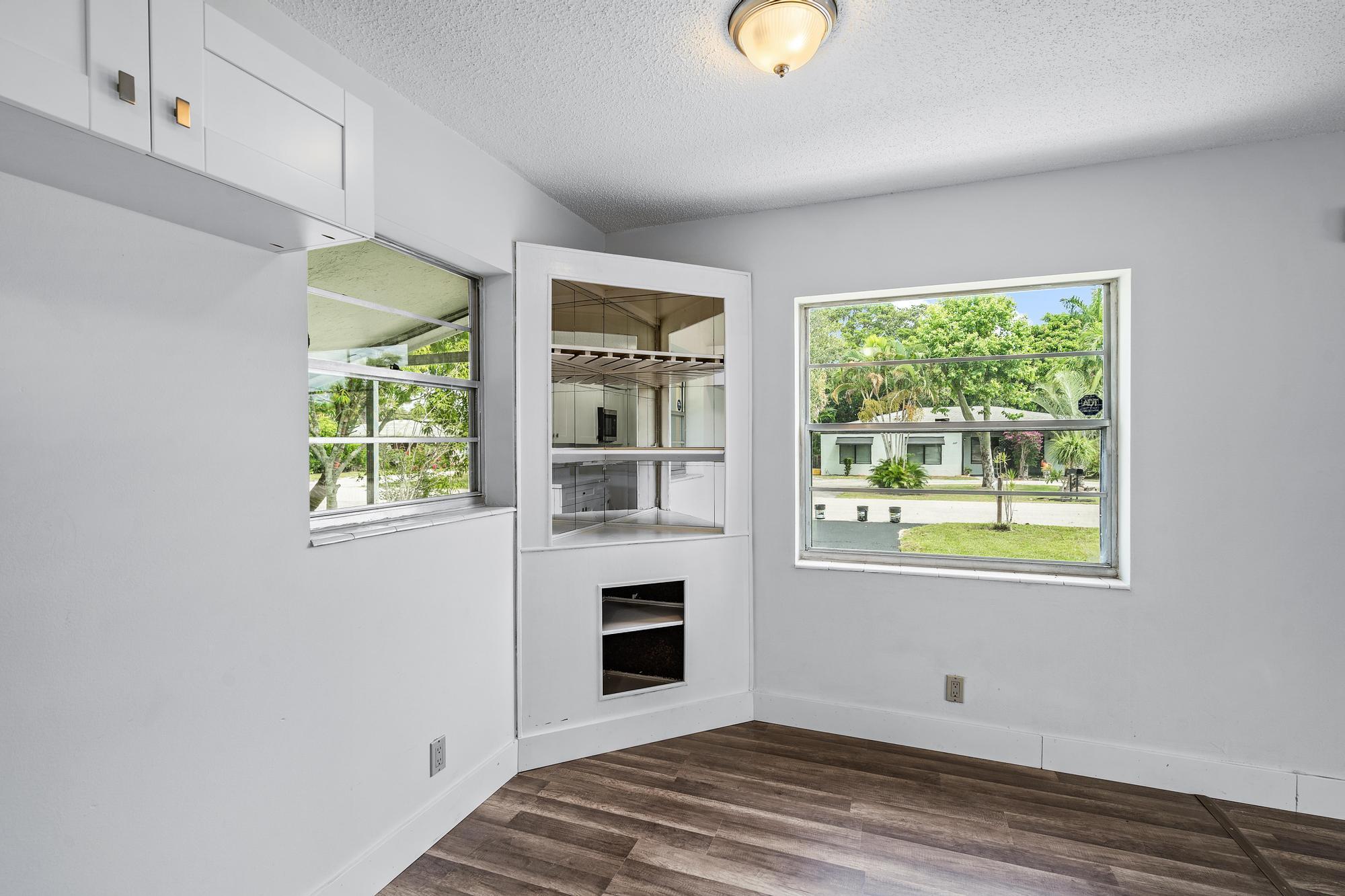 126 2nd Street Jupiter, FL 33458 - Photo 4 of 30 126 Second St -4