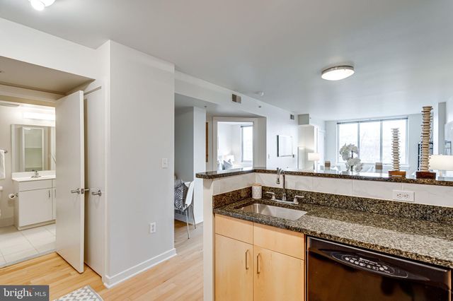 $379,000 | 1000 New Jersey Avenue Southeast, Unit 221, Washington, DC 20003
