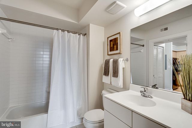 $379,000 | 1000 New Jersey Avenue Southeast, Unit 221, Washington, DC 20003