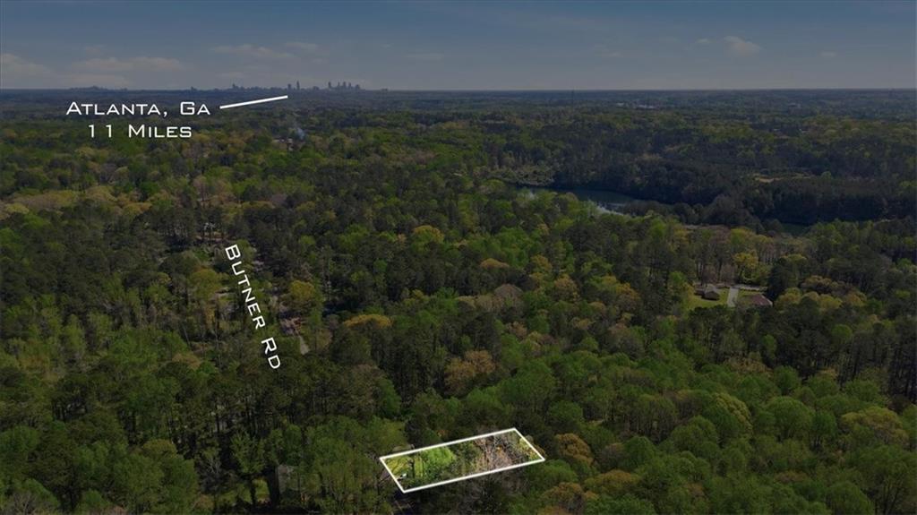 2536 Butner Road Atlanta, GA 30331 - Photo 40 of 42 a view of a yard