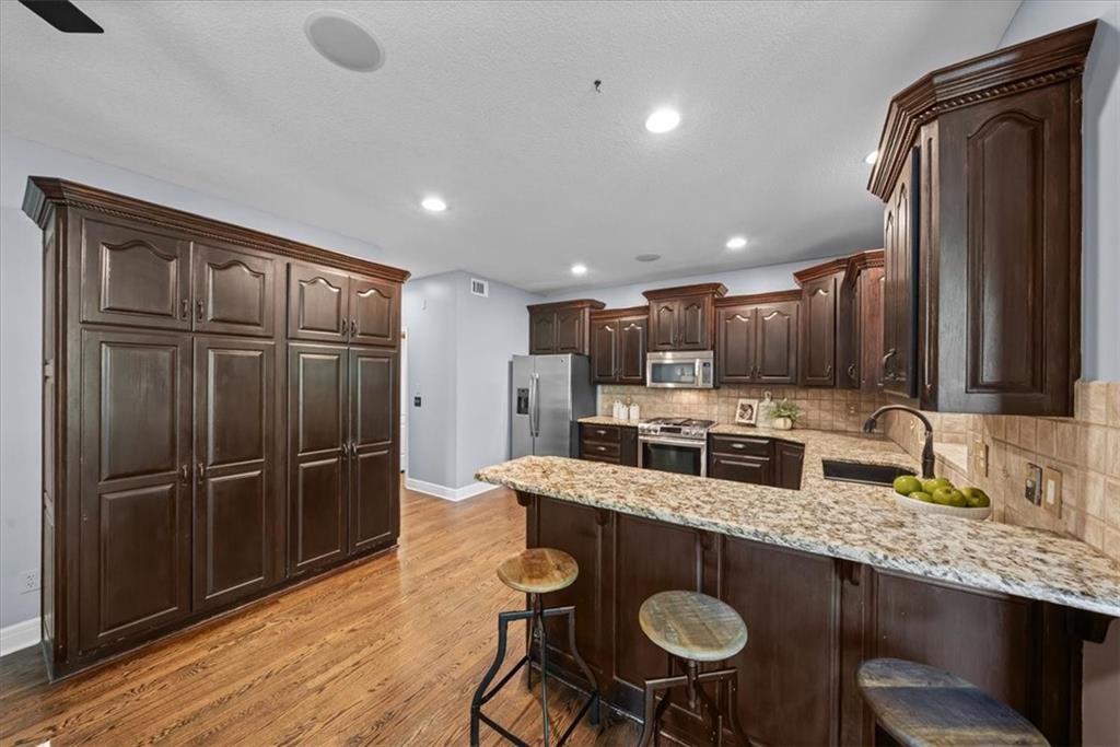 2408 Southwest Regency Drive Lee's Summit, MO 64082 - Photo 13 of 48