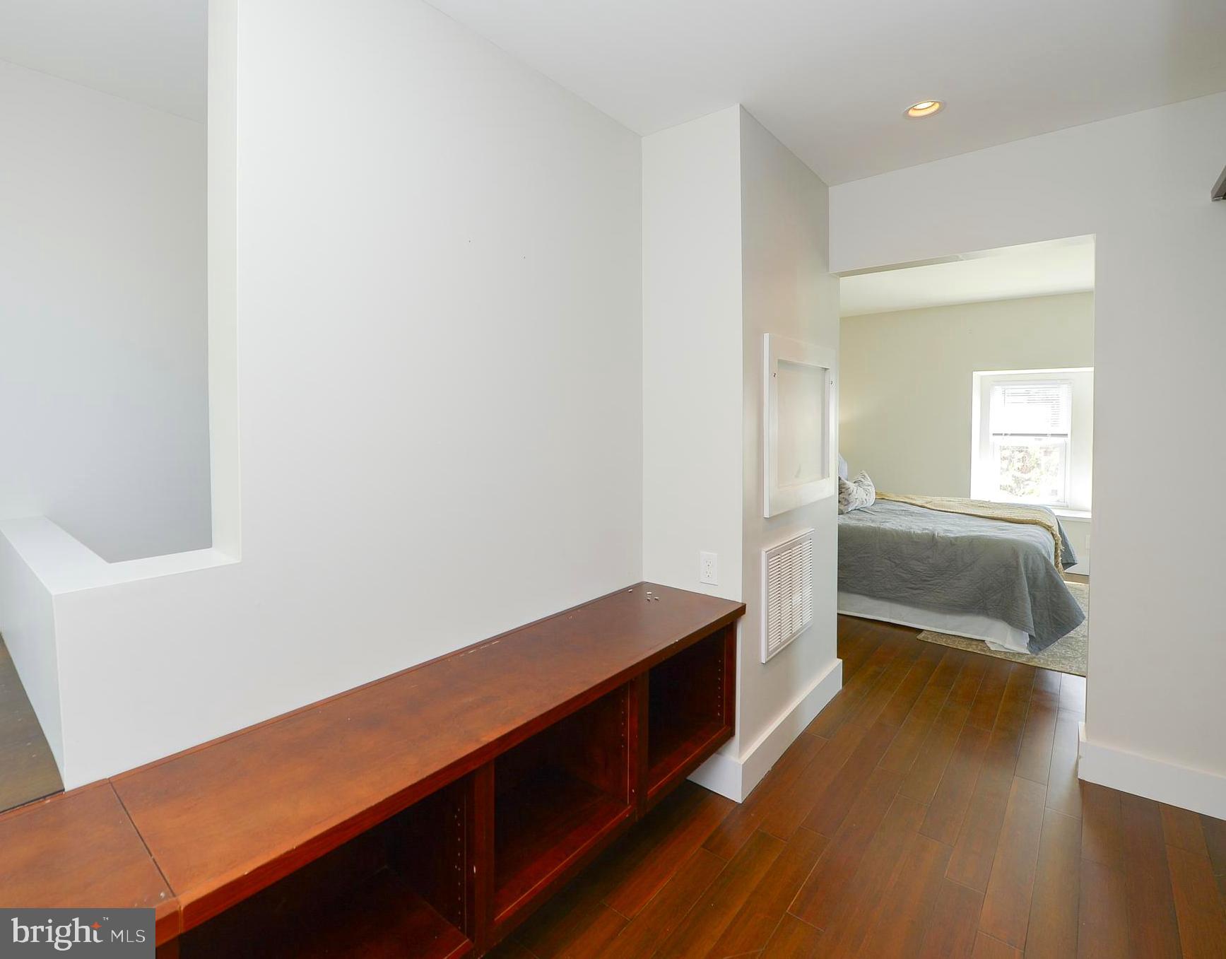 438 Roxborough Avenue Philadelphia, PA 19128 - Photo 33 of 35 3rd Fl primary Suite Coset