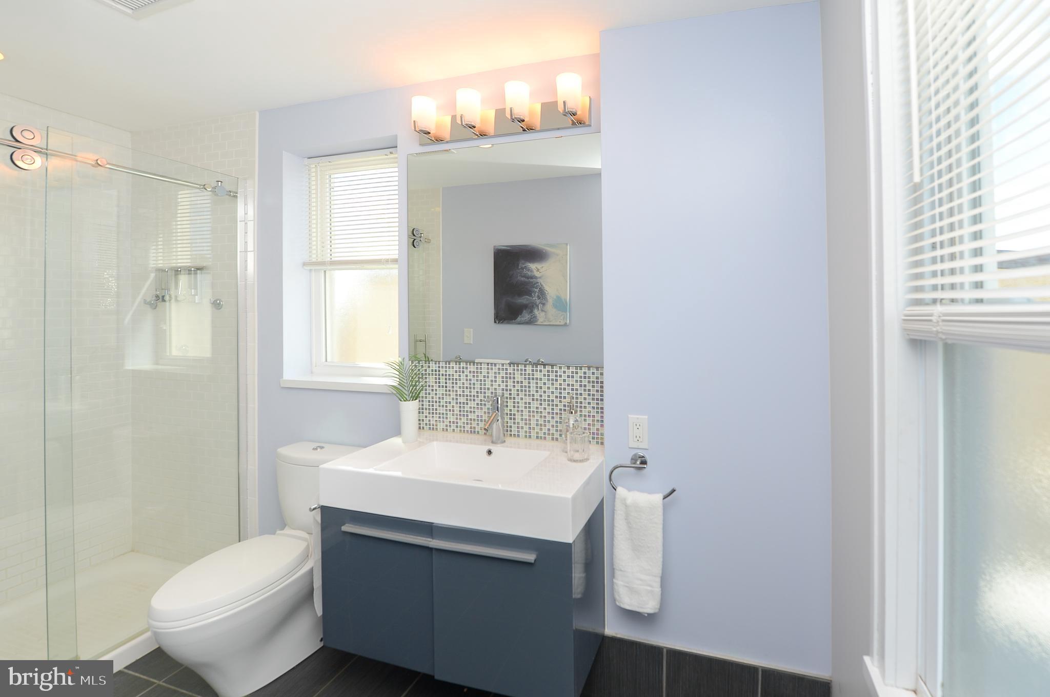 438 Roxborough Avenue Philadelphia, PA 19128 - Photo 35 of 35 Primary Bathroom - 3rd Fl