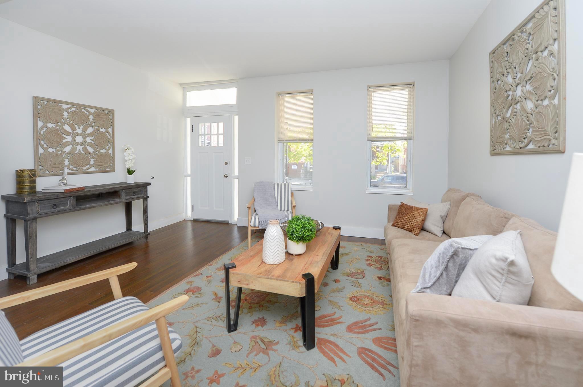 438 Roxborough Avenue Philadelphia, PA 19128 - Photo 6 of 35 Living Room