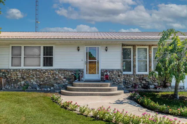 $350,000 | 3915 North 200 East, Lagrange, IN 46761