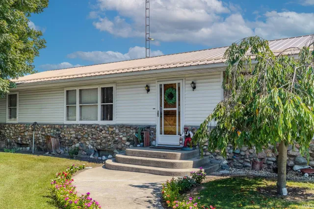 $350,000 | 3915 North 200 East, Lagrange, IN 46761