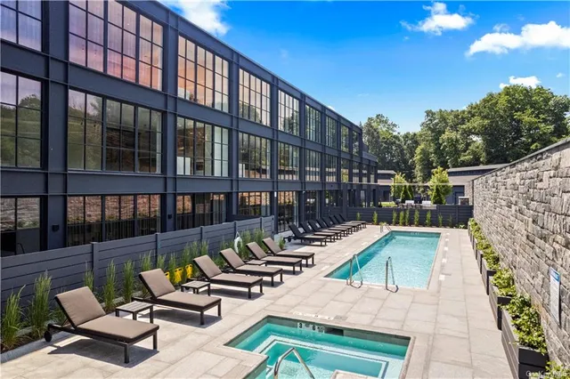 $1,375,000 | 41 Richmondville, Unit 109, Westport, CT 06880