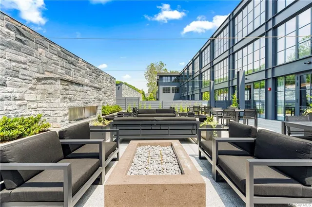 $1,375,000 | 41 Richmondville, Unit 109, Westport, CT 06880