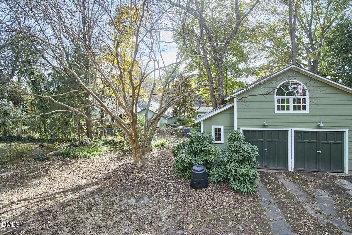 909 West Lenoir Street Raleigh, NC 27603 - Photo 8 of 8 a view of backyard of house with green space