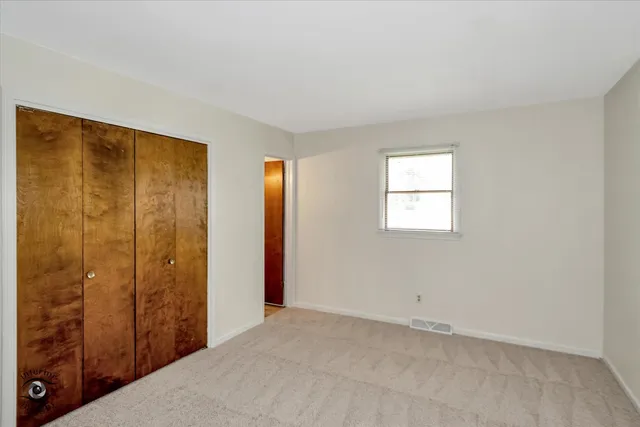 $2,150 | 18 Laurel Lane, Grant Park, IL 60940