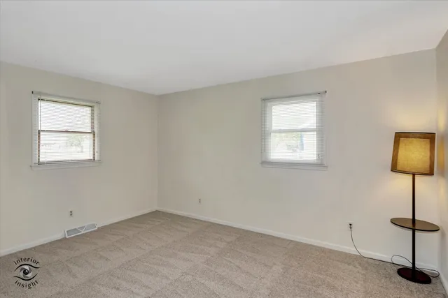 $2,150 | 18 Laurel Lane, Grant Park, IL 60940