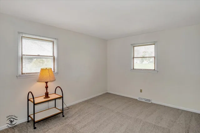 $2,150 | 18 Laurel Lane, Grant Park, IL 60940