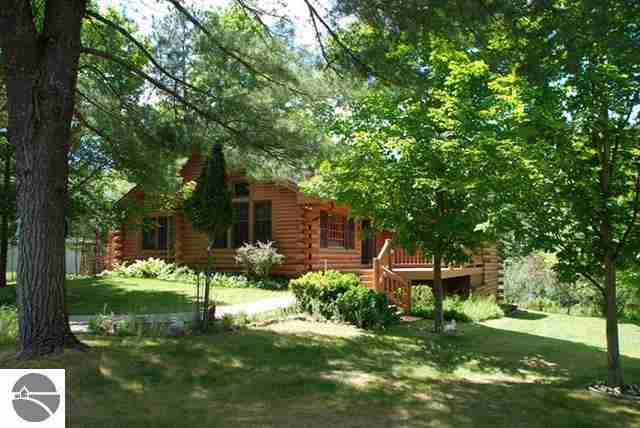 17274 Wallin Road Thompsonville, MI 49683 - Photo 3 of 39 1747996-2.JPG