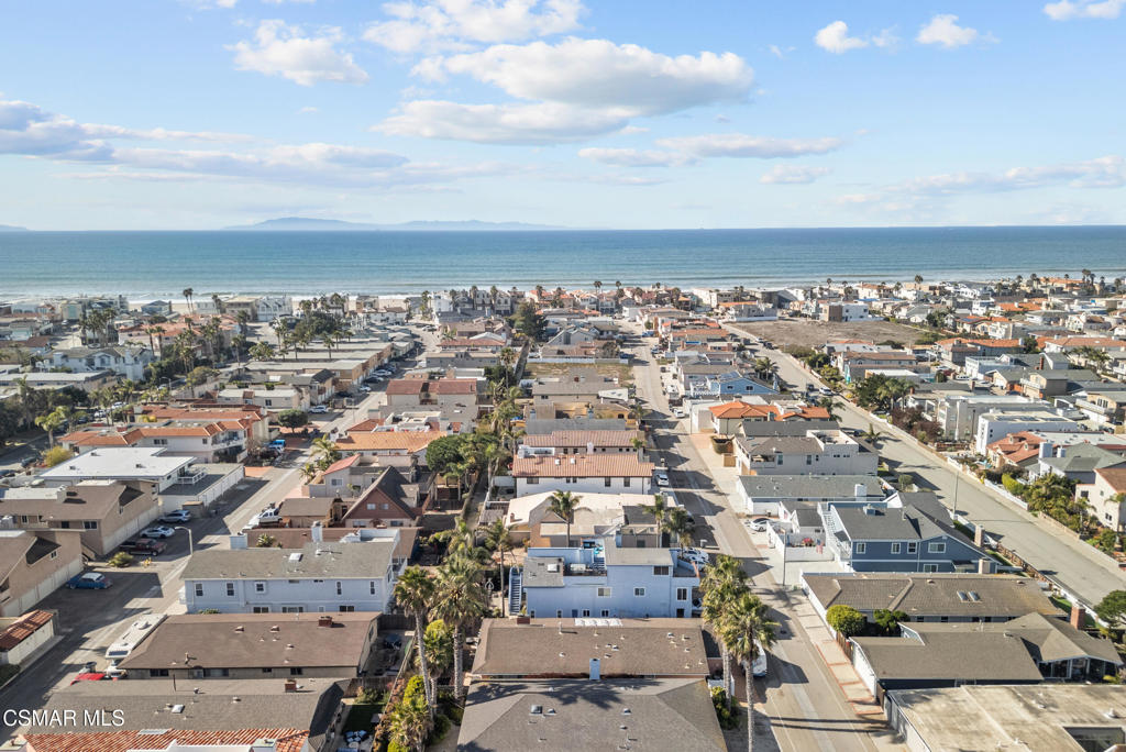 5138 Outrigger Way, Unit 1 Oxnard, CA 93035 - Photo 19 of 20 an aerial view of multiple house