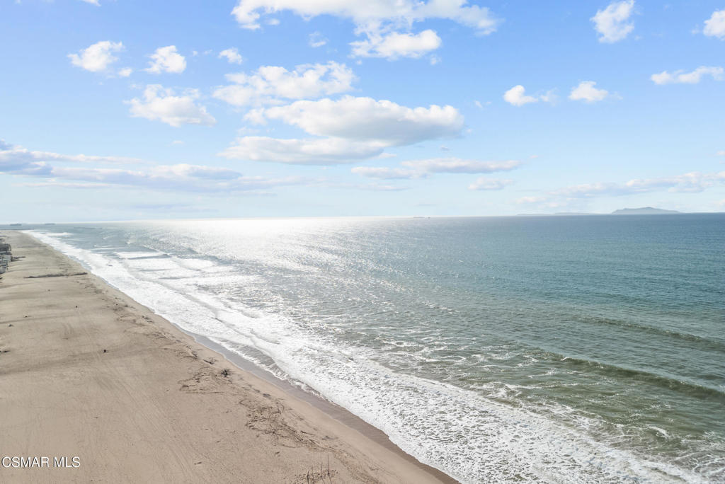 5138 Outrigger Way, Unit 1 Oxnard, CA 93035 - Photo 20 of 20 a view of beach and ocean