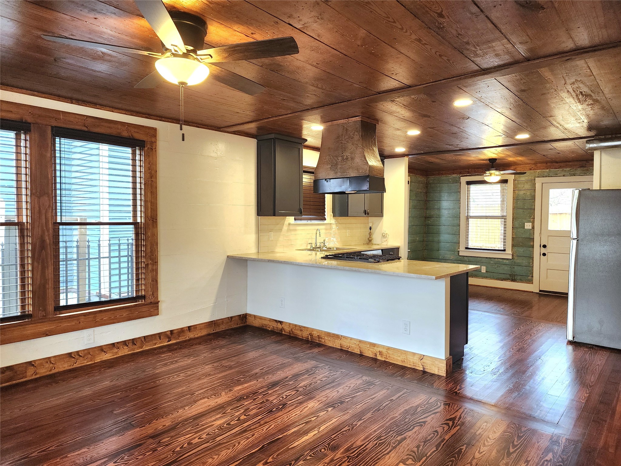 1818 Kane Street, Unit 1 Houston, TX 77007 - Photo 3 of 27 Brand new kitchen.