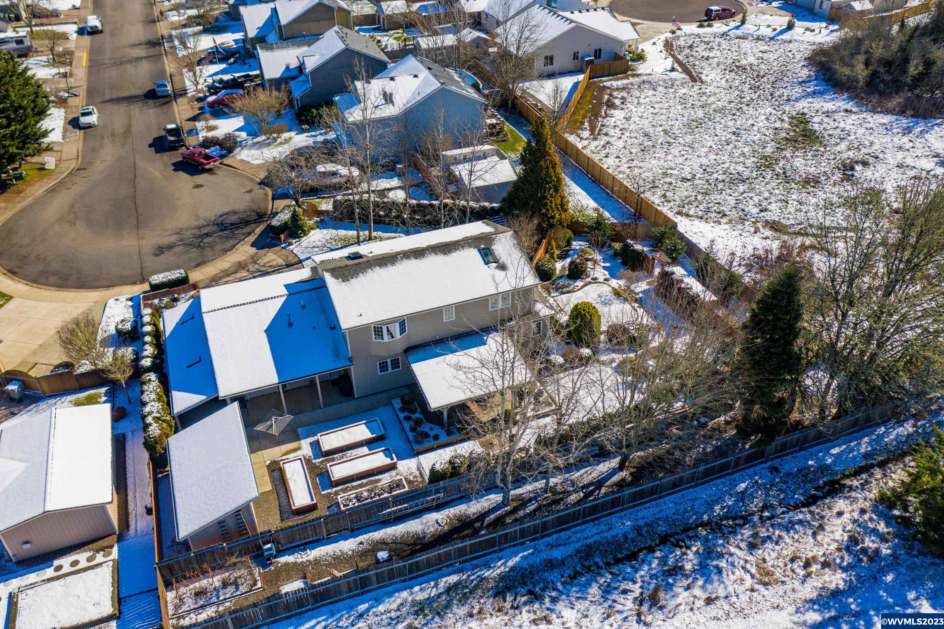 1675 Southwest Filbert Lane Dallas, OR 97338 - Photo 38 of 42 Gallery Image 38