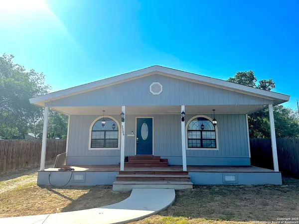 $235,000 | 3306 Interstate 35, Natalia, TX 78059