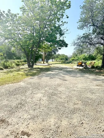 $235,000 | 3306 Interstate 35, Natalia, TX 78059