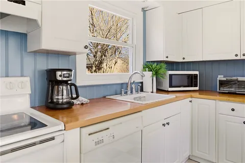 $10,000 | 415 Wapping Road, Portsmouth, RI 02871