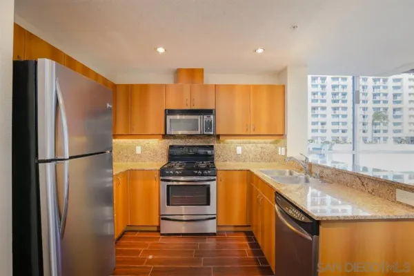 $5,690 | 1580 Union Street, Unit 705, San Diego, CA 92101