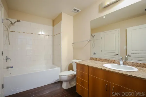 $5,690 | 1580 Union Street, Unit 705, San Diego, CA 92101
