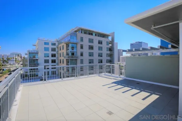 $5,690 | 1580 Union Street, Unit 705, San Diego, CA 92101