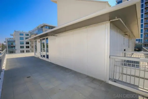 $5,690 | 1580 Union Street, Unit 705, San Diego, CA 92101