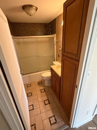 $124,900 | 929 Goltra Avenue, Jacksonville, IL 62650