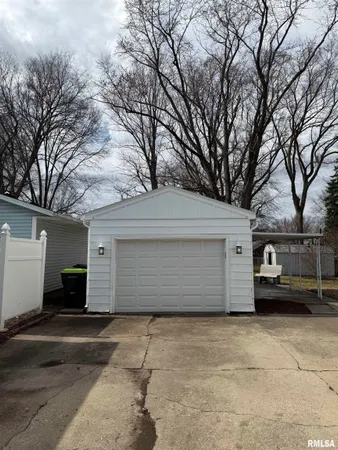 $124,900 | 929 Goltra Avenue, Jacksonville, IL 62650