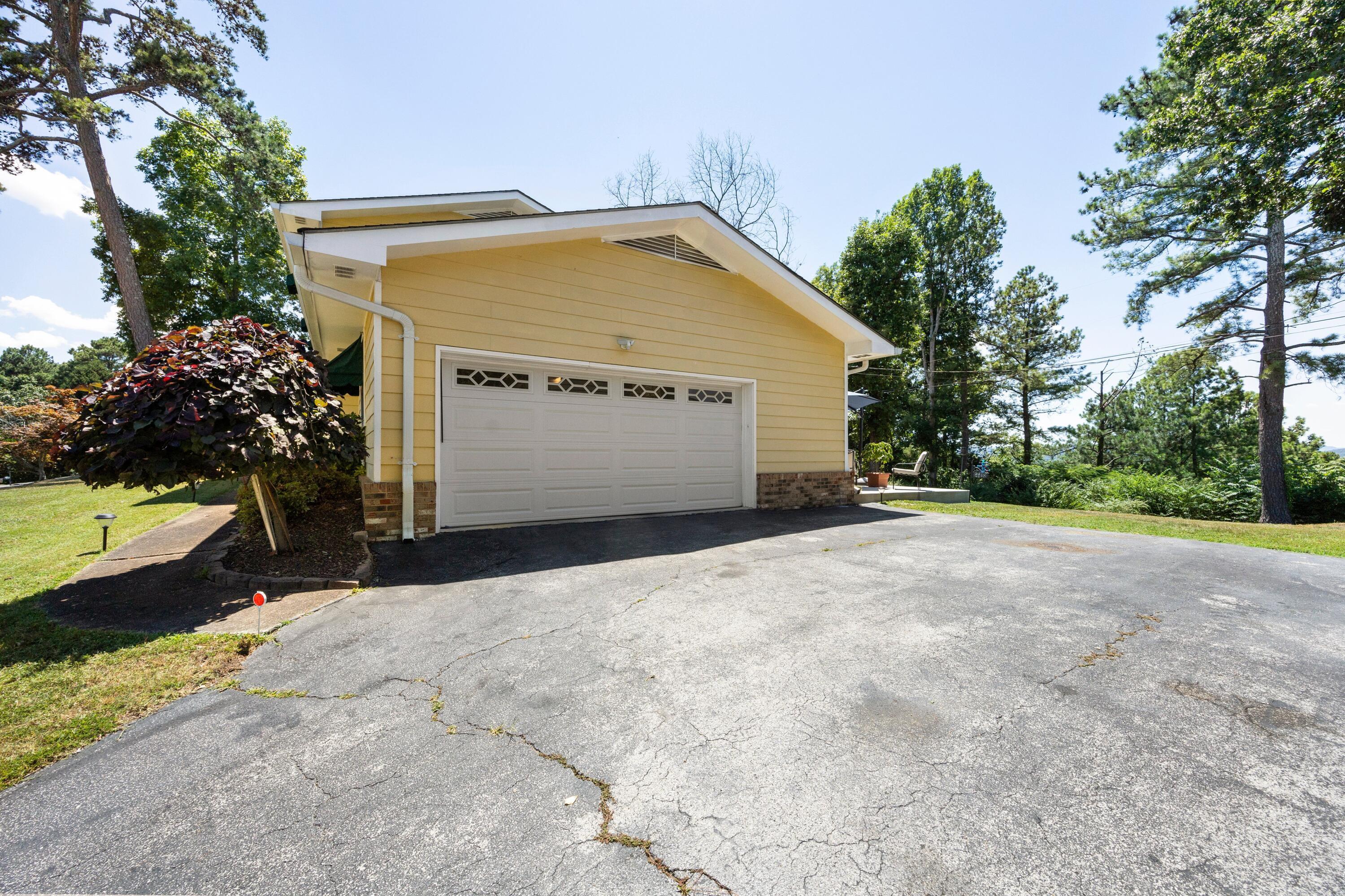 2248 Edgmon Forest Lane Chattanooga, TN 37421 - Photo 6 of 27 IMG_5835