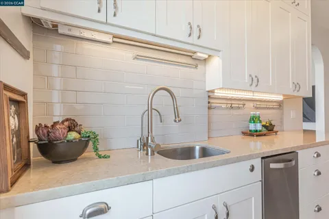 $740,000 | 492 Staten Avenue, Unit 1102, Oakland, CA 94610