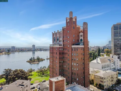 $740,000 | 492 Staten Avenue, Unit 1102, Oakland, CA 94610