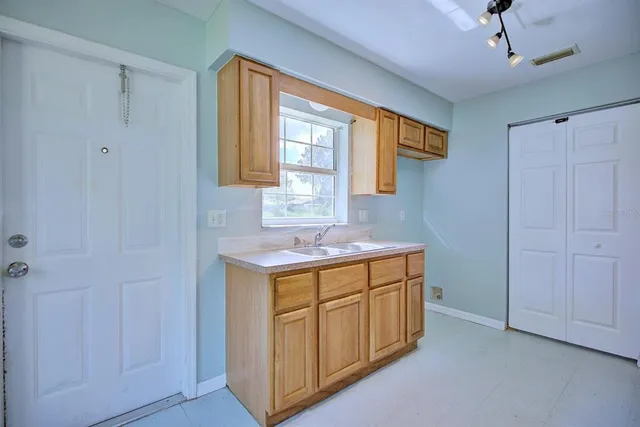 $210,000 | 276 Willow Avenue, Eagle Lake, FL 33839