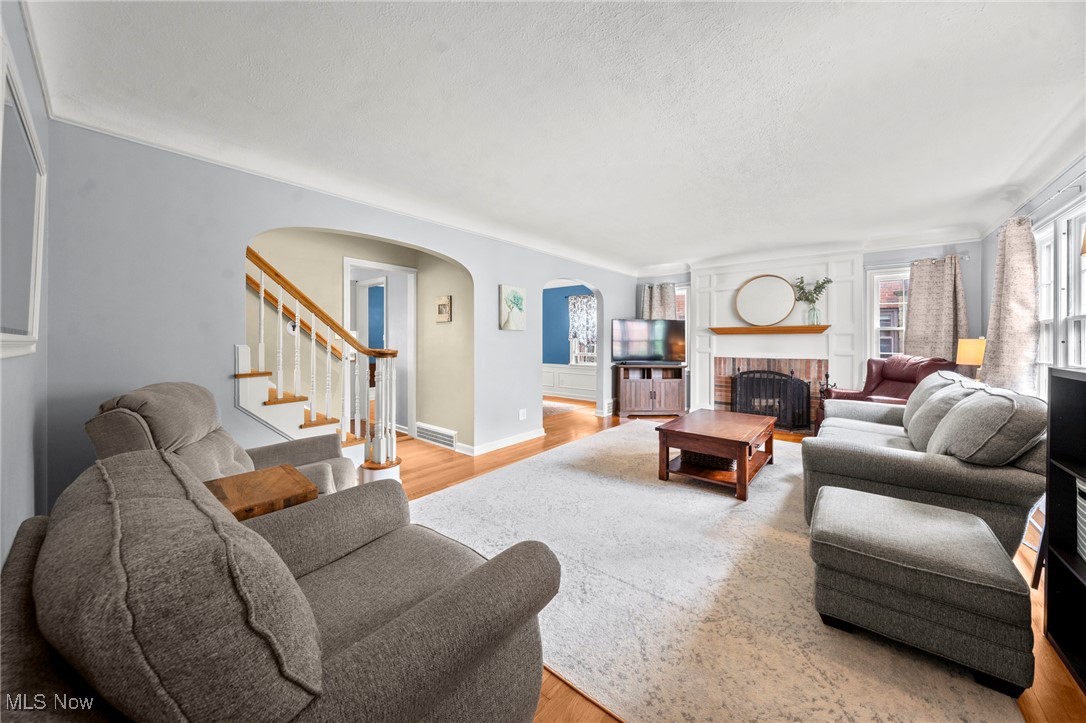 2611 Charney Road Cleveland, OH 44118 - Photo 5 of 38 Gallery Image 5