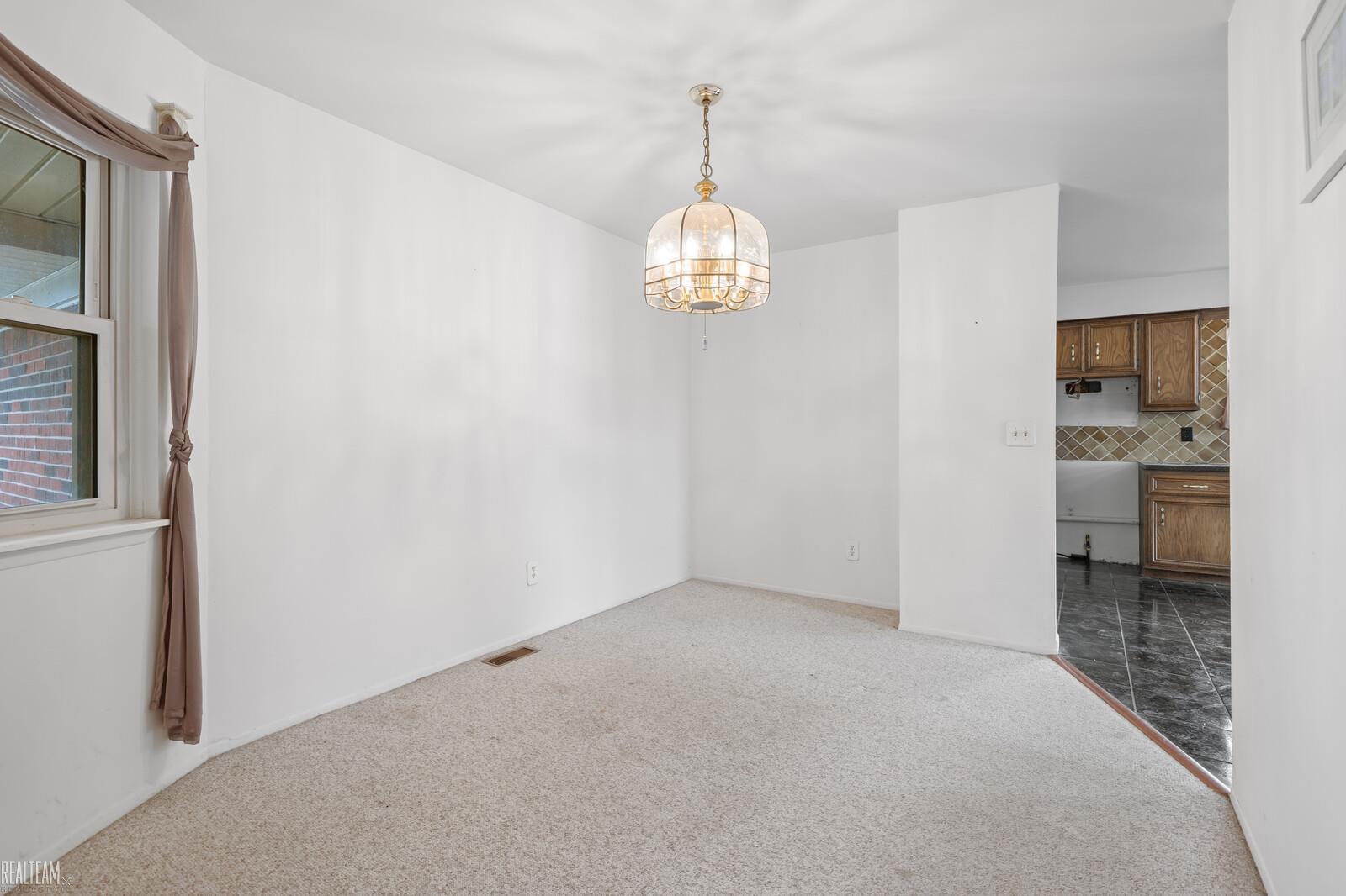 47447 Royal Road Macomb, MI 48044 - Photo 20 of 37 50163392-6dc034e5-9a14-4050-9006-68d7f758145b.JPG