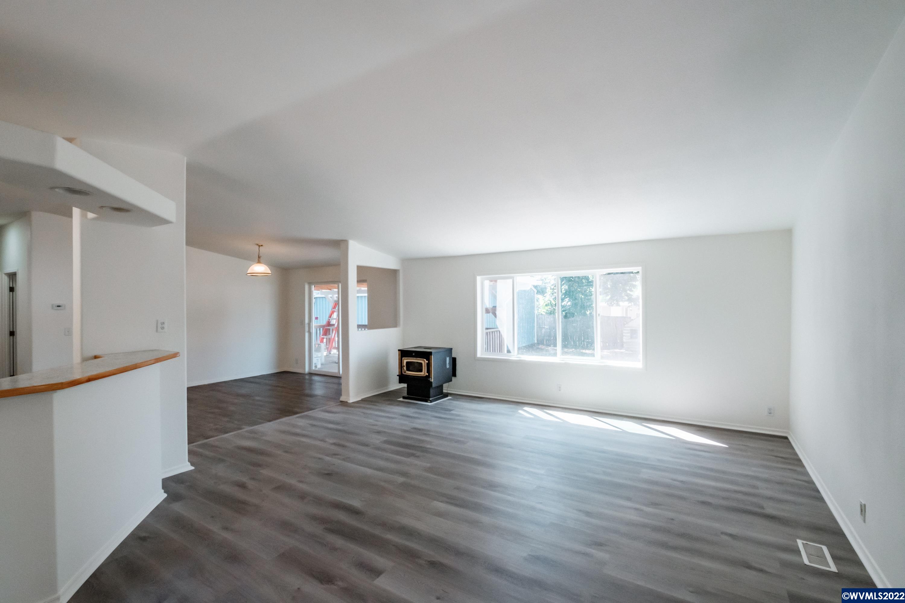 31050 South 3rd Street Lebanon, OR 97355 - Photo 5 of 42