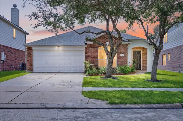 $2,450 | 2606 Cypress Springs Drive, Pearland, TX 77584