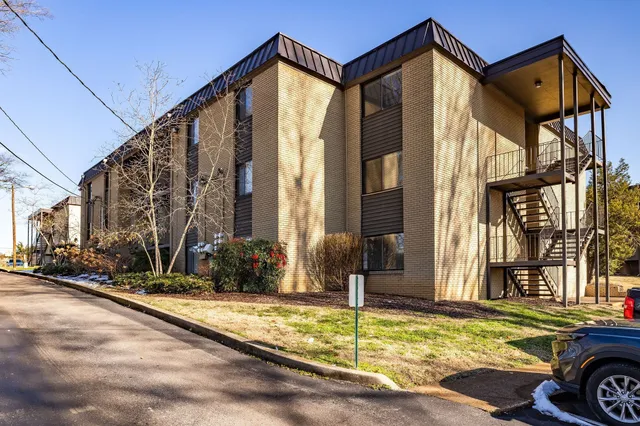 $174,900 | 6680 Charlotte Pike, Unit D13, Nashville, TN 37209