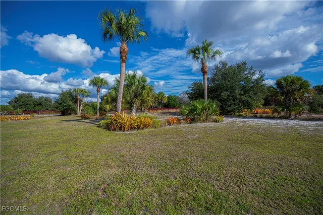 $675,500 | 18110 Traverse Drive, Alva, FL 33920