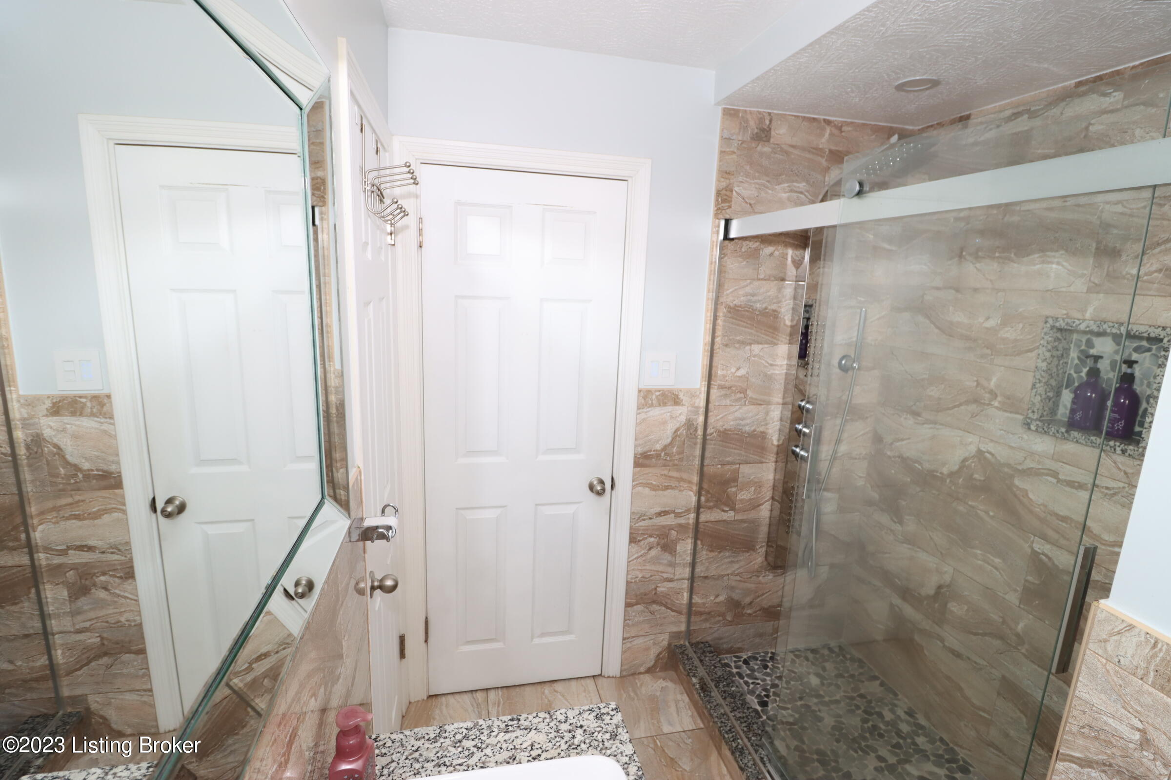5307 Layne Road Louisville, KY 40219 - Photo 31 of 43 bath