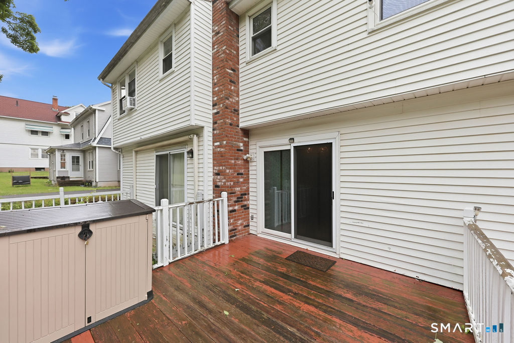153 Maple Street Manchester, CT 06040 - Photo 22 of 31