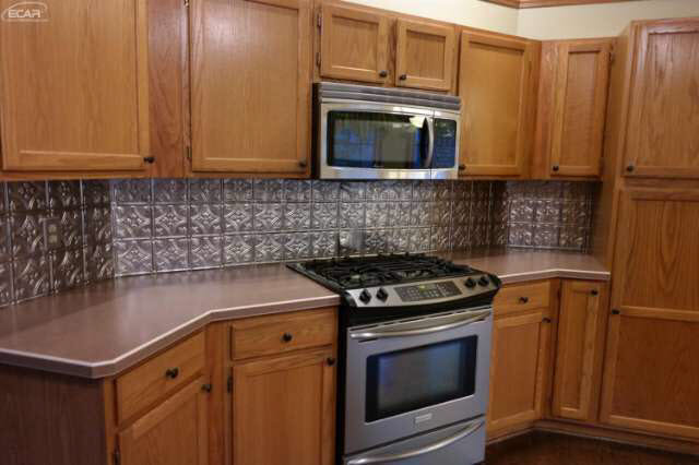 11496 Foley Road Fenton, MI 48430 - Photo 4 of 34 21115687-3.JPG