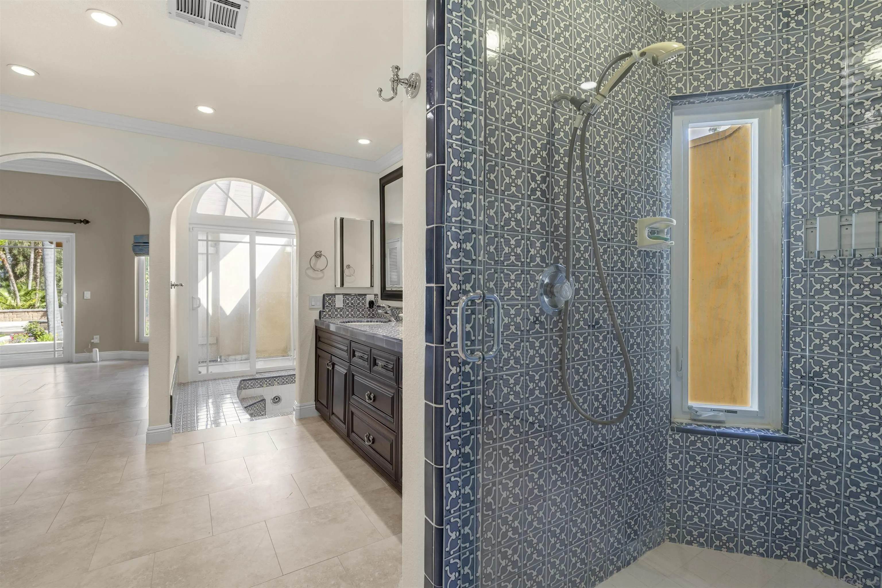 1315 Macadamia Drive Fallbrook, CA 92028 - Photo 34 of 59 a view of entryway with kitchen and livingroom view