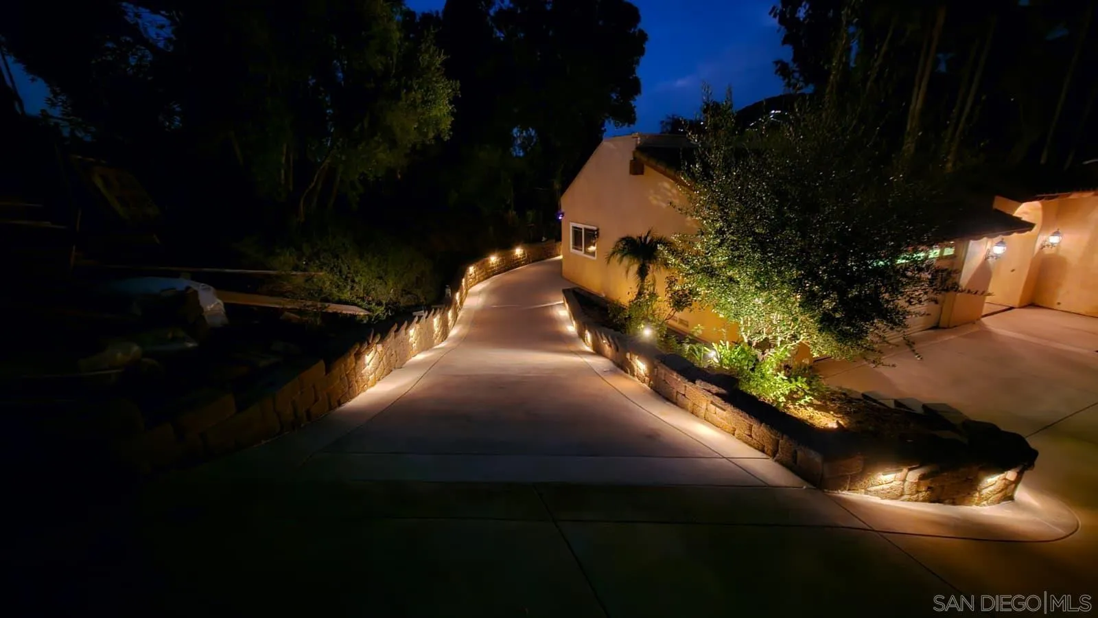 1315 Macadamia Drive Fallbrook, CA 92028 - Photo 52 of 59 a view of a yard