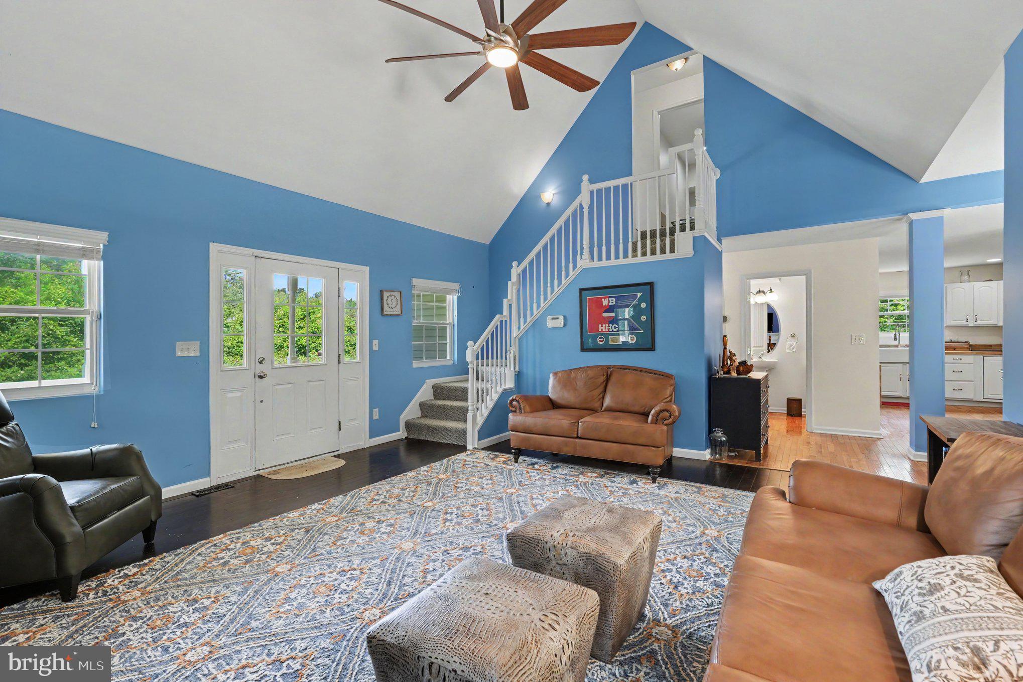 21182 Mt Road Rappahannock Academy, VA 22538 - Photo 6 of 29 Vaulted living room