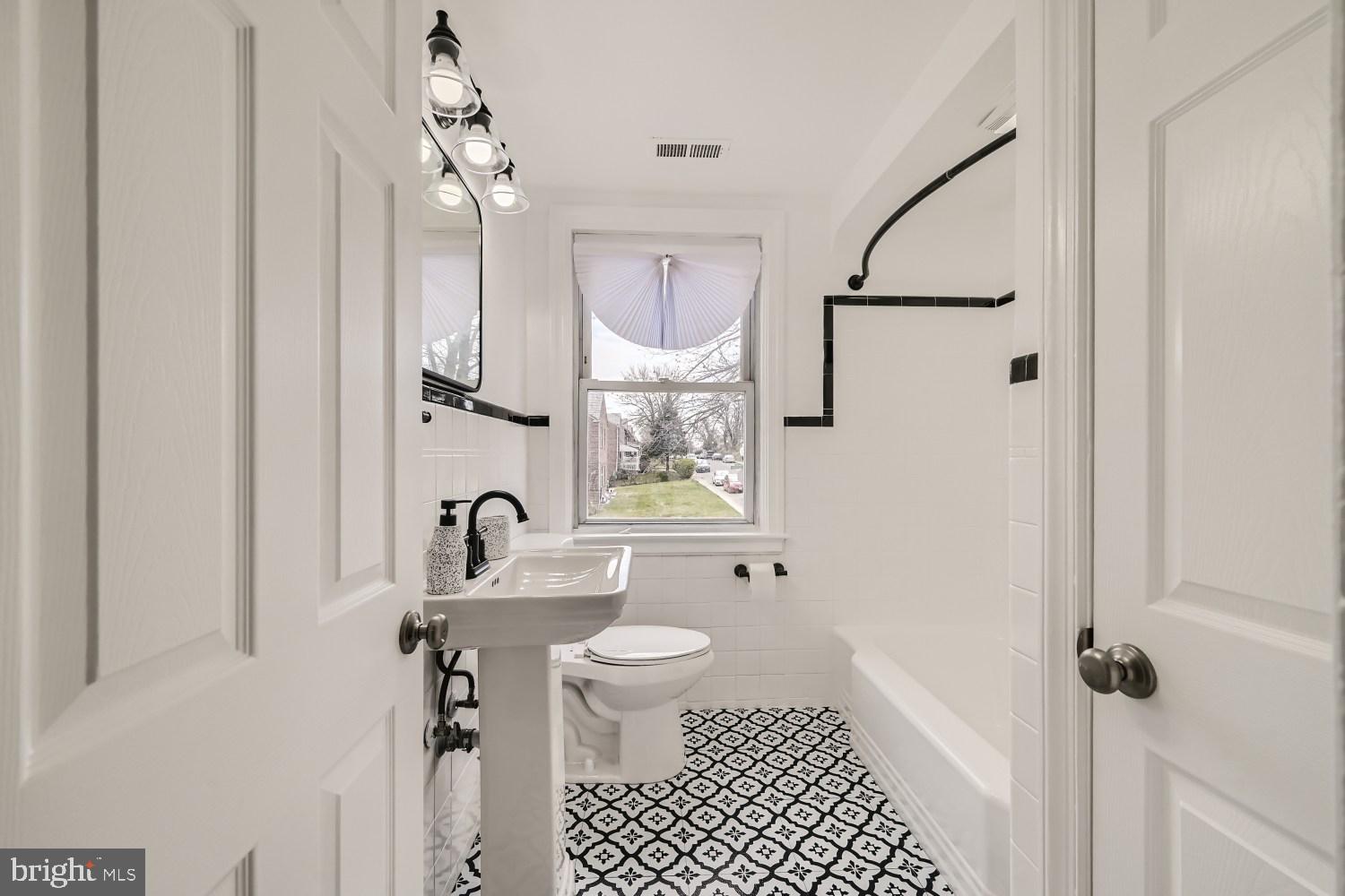 1108 Andover Road Baltimore, MD 21218 - Photo 12 of 21 2nd Floor Full Bathroom