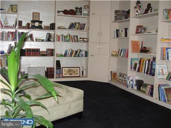 926 Scholl Road Pottstown, PA 19465 - Photo 7 of 12 Library