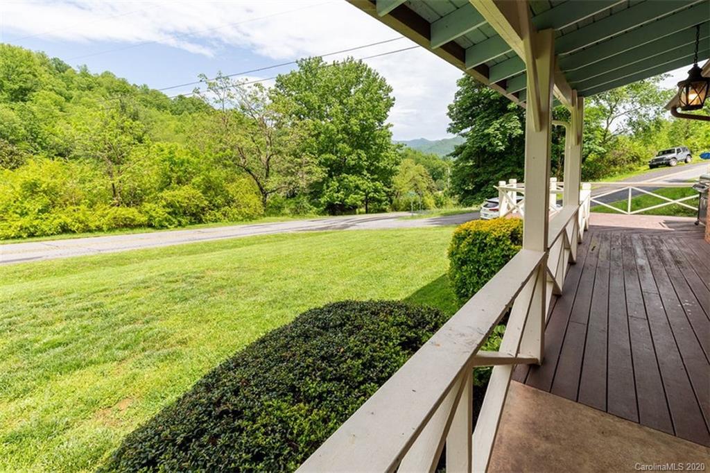 427 Kitchens Branch Road Sylva, NC 28779 - Photo 9 of 27 a view of a balcony with an outdoor space
